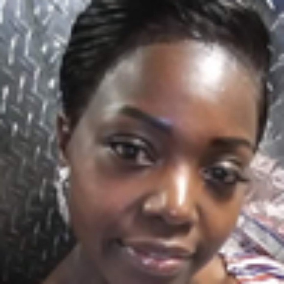 Meet your Posher, Lashawnda - Picture 1 of 2